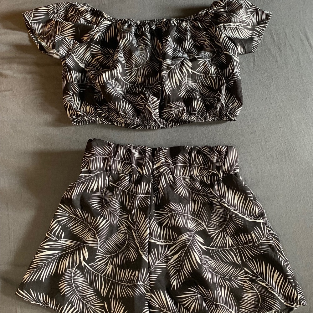 ROMWE Two Set